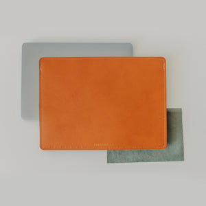 Camel Leather Laptop Sleeve in Palm for Apple Mac 13" | Freshwater
